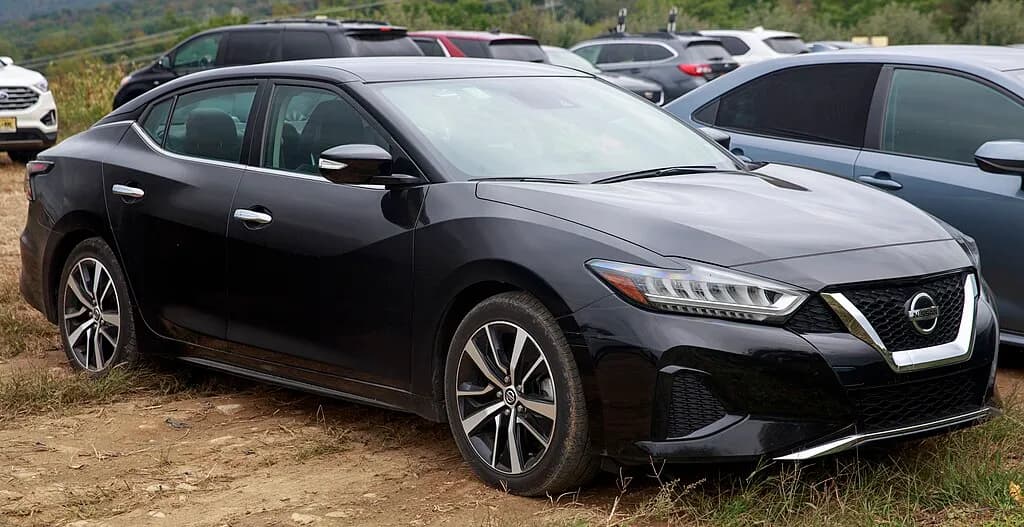 The 2014 NISSAN Maxima: A Synthesis of Performance and Sophistication