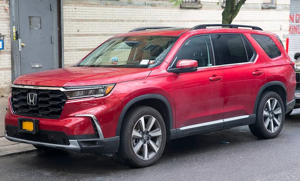 The 2016 HONDA Pilot: Unmatched Versatility and Performance