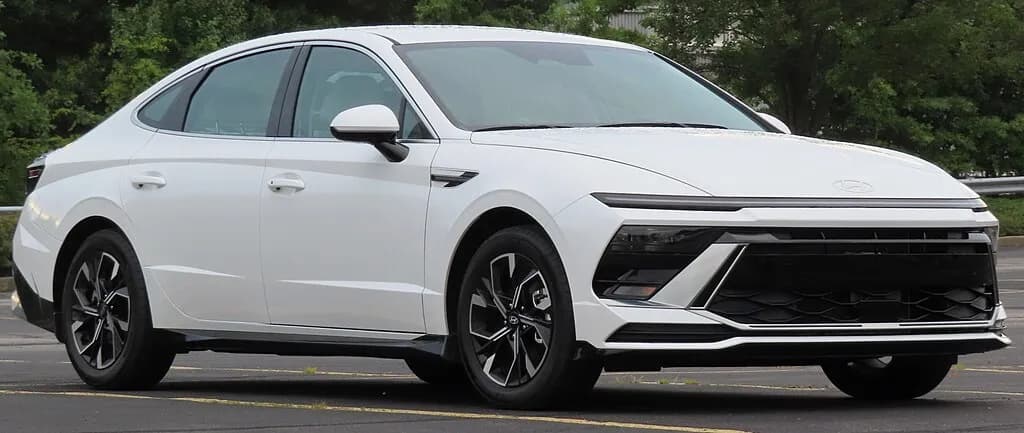 Blog banner for The 2016 HYUNDAI Sonata: A Masterclass in Sedan Engineering and Design