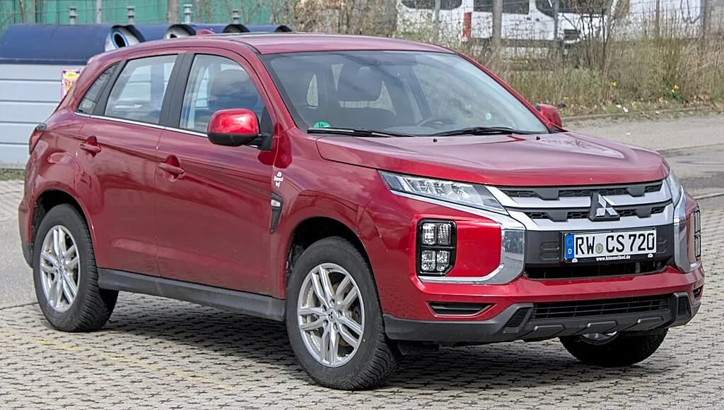 The 2020 MITSUBISHI Outlander Sport: A Benchmark in Compact SUV Safety and Design